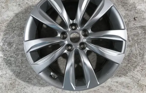 R18 alloy rim
