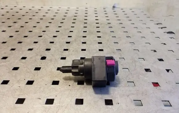 Audi Q5 SQ5 Brake pedal sensor switch 14689962