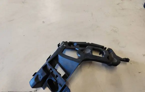 Renault Captur Rear bumper mounting bracket 852220257R