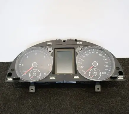 Volkswagen PASSAT B7 Speedometer (instrument cluster)