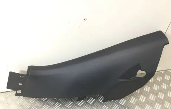Porsche Cayenne (92A) (C) pillar trim 7P0867765
