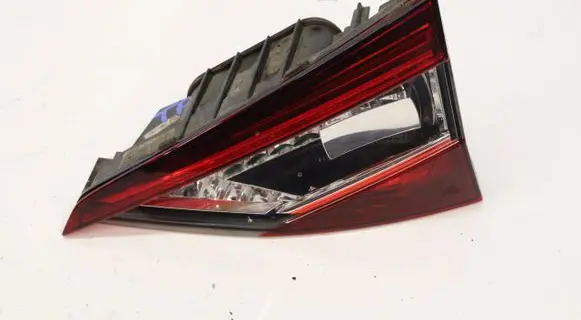 Skoda Superb B8 (3V) Rear/tail lights 5770610