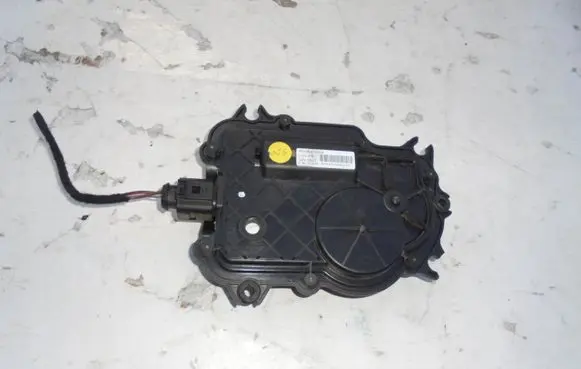 Audi A8 S8 D3 4E Rear door window regulator motor 4E0837059