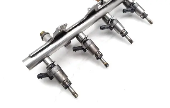 Audi A3 S3 8P Fuel injectors set 06J133317M