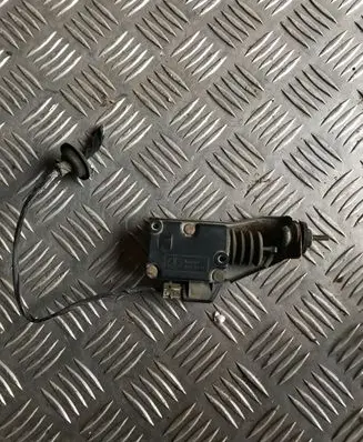 Peugeot 407 Central locking motor 9643826880