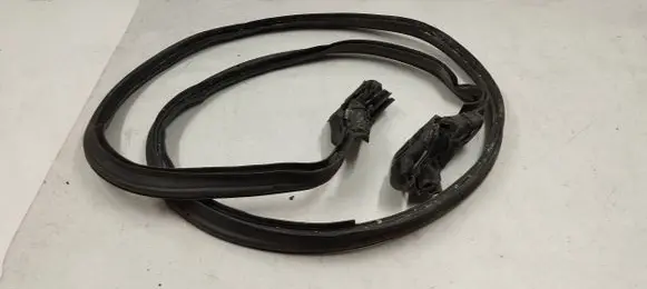 Mercedes-Benz SL R231 Trunk rubber seal (body) A2317500098