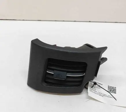 Toyota Prius (XW30) Dashboard air vent grill cover trim 5566047070 5565047070