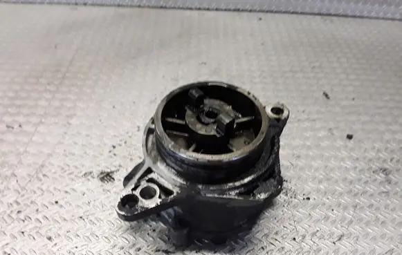 BMW 5 E39 Vacuum pump