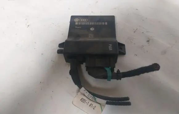 Audi A6 S6 C6 4F Gateway control module 4L0907468B