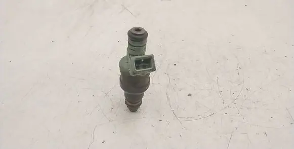 BMW 5 E39 Fuel injector 0280150415