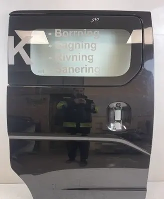 Nissan NV200 Side sliding door 