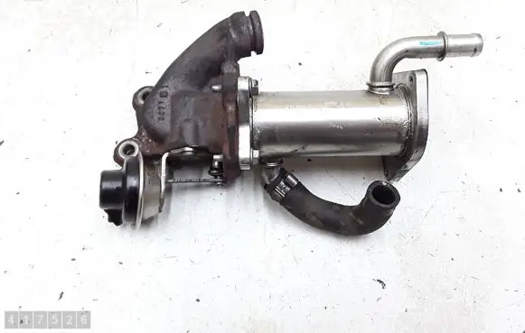 Renault Sandero I EGR valve cooler 147356133R