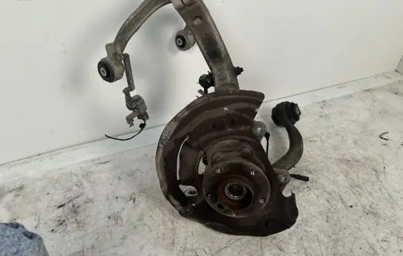 BMW X5 E70 Front wheel hub spindle knuckle 6773783