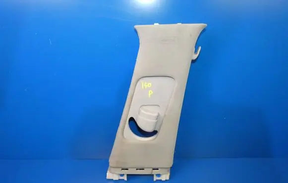 Hyundai i40 (B) pillar trim (top)