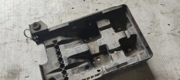 Battery tray