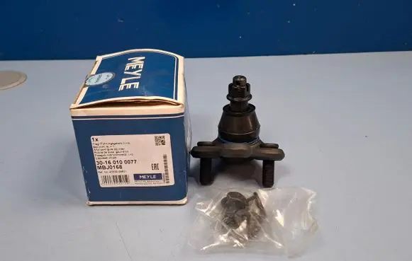 Toyota RAV 4 (XA30) Front ball joint 30160100077 4333009631