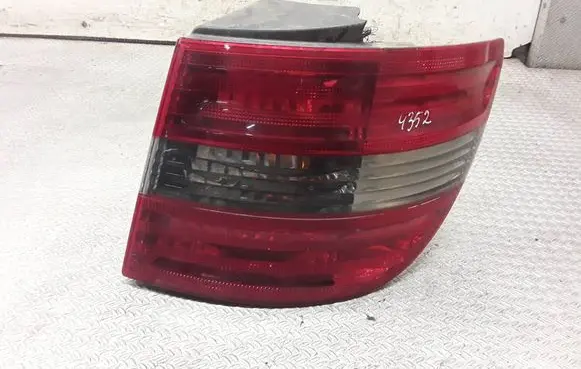 Mercedes-Benz B W245 Rear/tail lights A1698202664