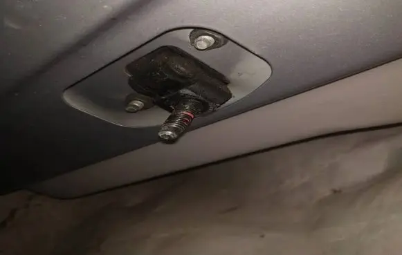 Volvo V50 Rear door check strap stopper