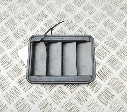BMW X2 F39 Quarter panel pressure vent 9201647