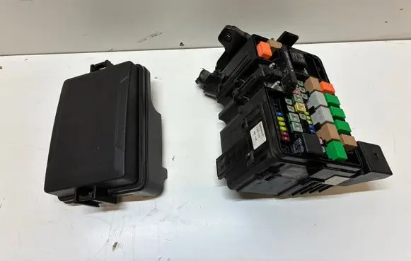 KIA Stonic Fuse box set 91336H8020 91951H8320