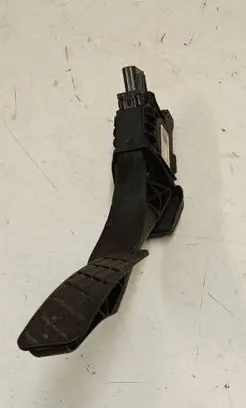 Accelerator throttle pedal