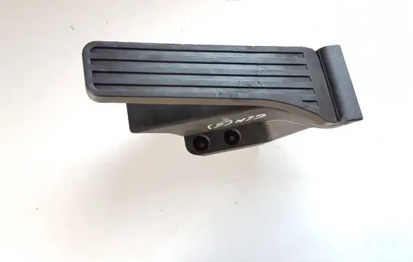 Mercedes-Benz GLK (X204) Accelerator throttle pedal A2043000304