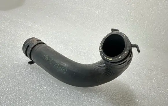 Volkswagen Touareg I Engine coolant pipe/hose 7L0819308A