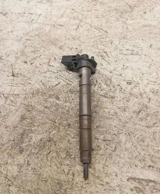Volkswagen Golf VII Fuel injector 03L130277 04451160302141