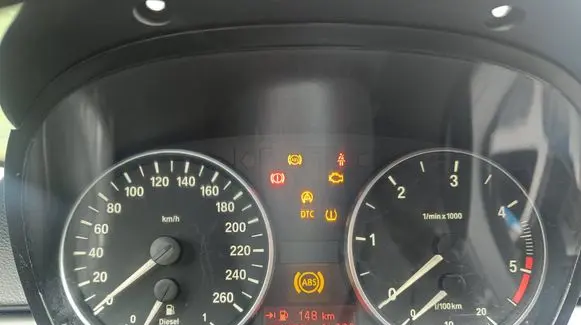 Speedometer (instrument cluster)