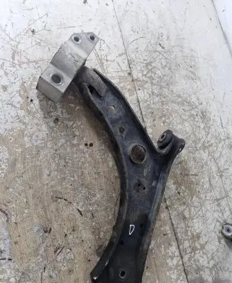 Volkswagen Golf V Front lower control arm/wishbone