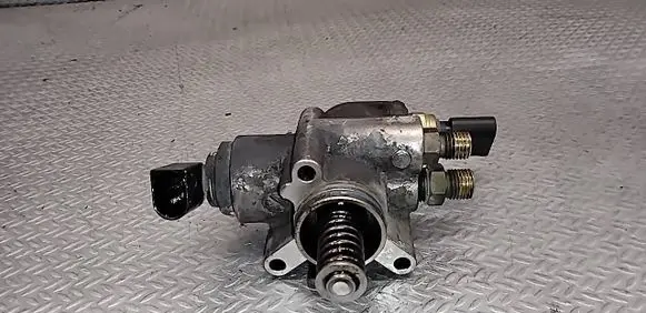 Audi A6 S6 C6 4F Mechanical fuel pump 06E127025G