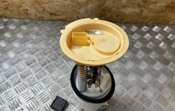 Mercedes-Benz B W245 In-tank fuel pump A1694700494 09751699909