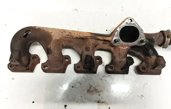 Volvo V70 Exhaust manifold 30731980