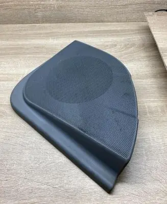 Mercedes-Benz CLS C219 Front door speaker cover trim A2197270288
