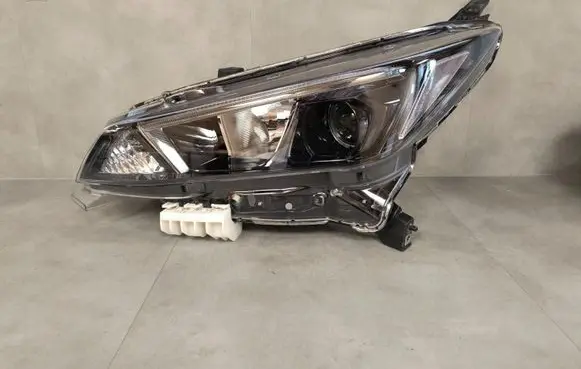 Nissan Leaf II (ZE1) Headlight/headlamp 260605SH0A