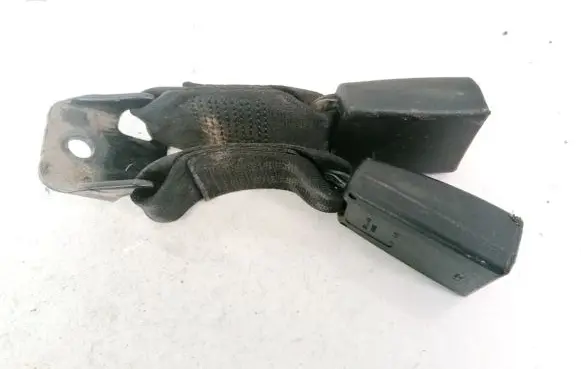 Toyota Avensis T220 Rear seatbelt buckle