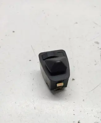 Wing mirror switch