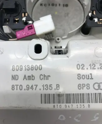Audi A5 8T 8F Front seat light 8T947135B 8K0951177 28138344