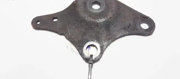 Peugeot 407 Engine mounting bracket