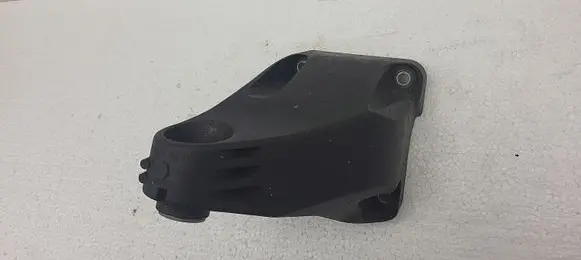 Mercedes-Benz C AMG W205 Engine mounting bracket A6542230100
