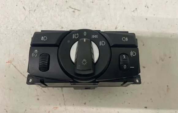 BMW 5 E60 E61 Light switch 6988555 33295101 071110343060