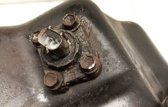 Toyota Avensis T250 Oil level sensor 