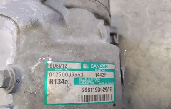 Ford Fiesta Air conditioning (A/C) compressor (pump)