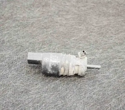Mercedes-Benz E W212 Windscreen/windshield washer pump A2218690121