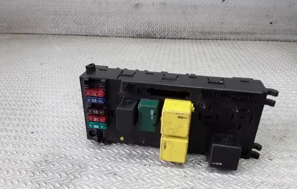 Mercedes-Benz E W210 Fuse module 0225455332