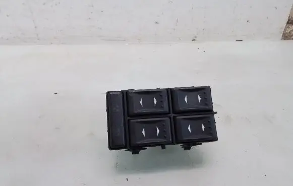 Ford Mondeo Mk III Electric window control switch 3S7T14A132
