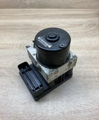 Volvo V50 ABS Pump 30736589A 30736588