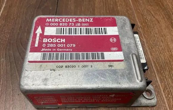 Mercedes-Benz C W202 Airbag control unit/module 0008207326 0285001079