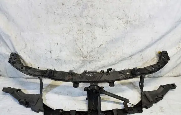 Renault Laguna III Radiator support slam panel