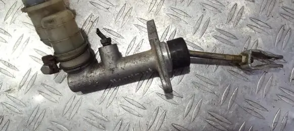 Hyundai Accent Clutch master cylinder